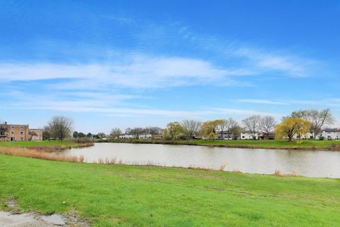 Tiny photo for 324 Klein Creek Court #A, Carol Stream, IL 60188 (MLS # 12608940)