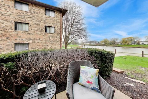 Tiny photo for 324 Klein Creek Court #A, Carol Stream, IL 60188 (MLS # 12608940)