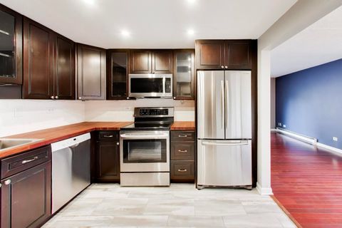 Tiny photo for 324 Klein Creek Court #A, Carol Stream, IL 60188 (MLS # 12608940)