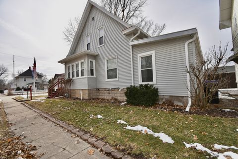 Tiny photo for 203 Denver Street, Bloomington, IL 61701 (MLS # 12537892)