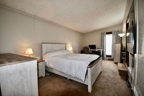 Tiny photo for 203 Denver Street, Bloomington, IL 61701 (MLS # 12537892)