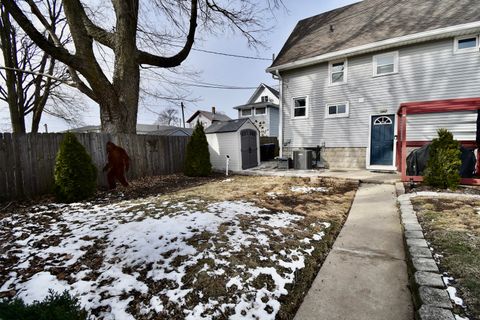 Tiny photo for 203 Denver Street, Bloomington, IL 61701 (MLS # 12537892)