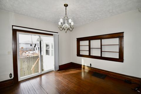 Tiny photo for 203 Denver Street, Bloomington, IL 61701 (MLS # 12537892)