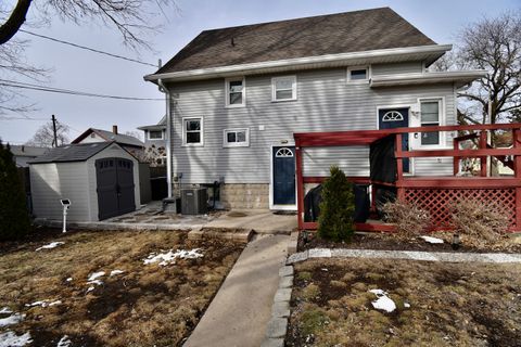 Tiny photo for 203 Denver Street, Bloomington, IL 61701 (MLS # 12537892)