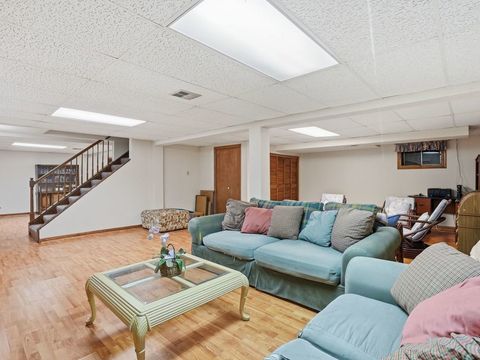 Tiny photo for 5722 Doe Circle, Westmont, IL 60559 (MLS # 12585801)