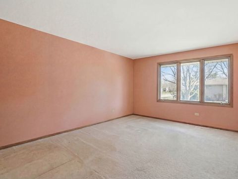 Tiny photo for 5722 Doe Circle, Westmont, IL 60559 (MLS # 12585801)