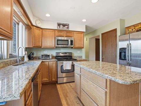 Tiny photo for 5722 Doe Circle, Westmont, IL 60559 (MLS # 12585801)