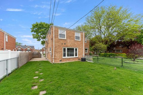 Tiny photo for 7805 W Balmoral Avenue, Chicago, IL 60656 (MLS # 12616122)