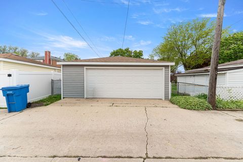 Tiny photo for 7805 W Balmoral Avenue, Chicago, IL 60656 (MLS # 12616122)