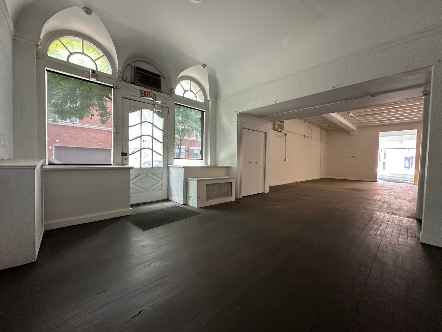 245 W North Avenue