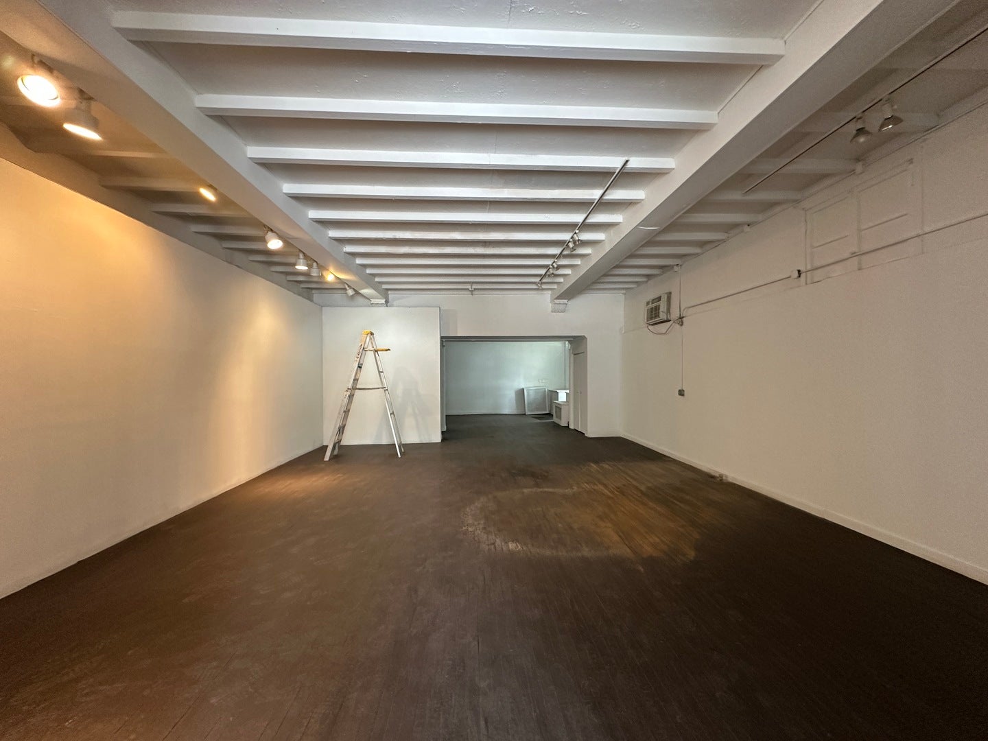 245 W North Avenue
