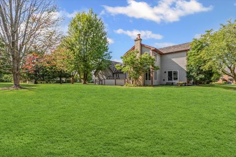 Tiny photo for 17917 W Pond Ridge Circle, Gurnee, IL 60031 (MLS # 12437635)