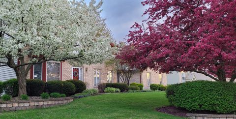 Tiny photo for 17917 W Pond Ridge Circle, Gurnee, IL 60031 (MLS # 12437635)