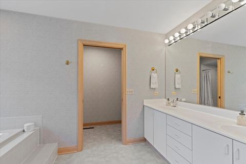 Tiny photo for 17917 W Pond Ridge Circle, Gurnee, IL 60031 (MLS # 12437635)