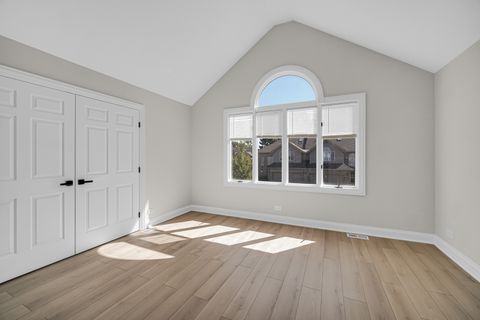 Tiny photo for 424 Ashbury Drive, Hinsdale, IL 60521 (MLS # 12540303)