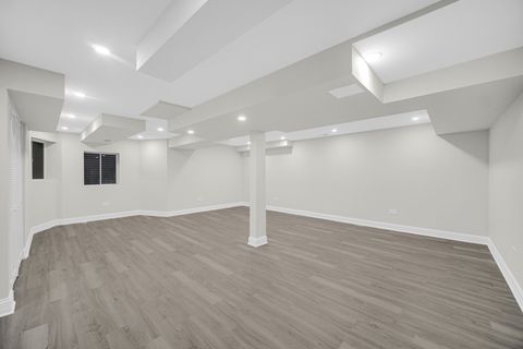 Tiny photo for 424 Ashbury Drive, Hinsdale, IL 60521 (MLS # 12540303)