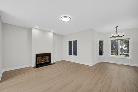 Tiny photo for 424 Ashbury Drive, Hinsdale, IL 60521 (MLS # 12540303)