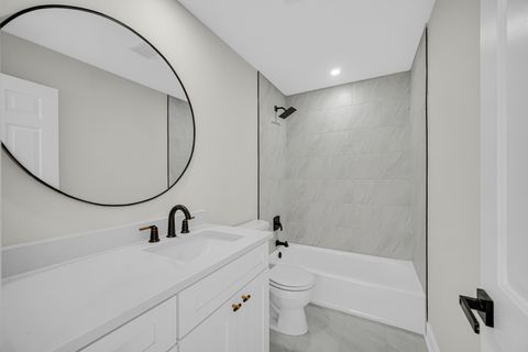 Tiny photo for 424 Ashbury Drive, Hinsdale, IL 60521 (MLS # 12540303)