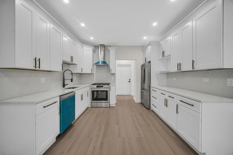 Tiny photo for 424 Ashbury Drive, Hinsdale, IL 60521 (MLS # 12540303)