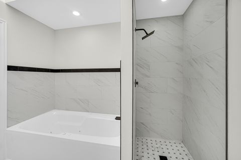 Tiny photo for 424 Ashbury Drive, Hinsdale, IL 60521 (MLS # 12540303)