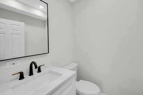 Tiny photo for 424 Ashbury Drive, Hinsdale, IL 60521 (MLS # 12540303)