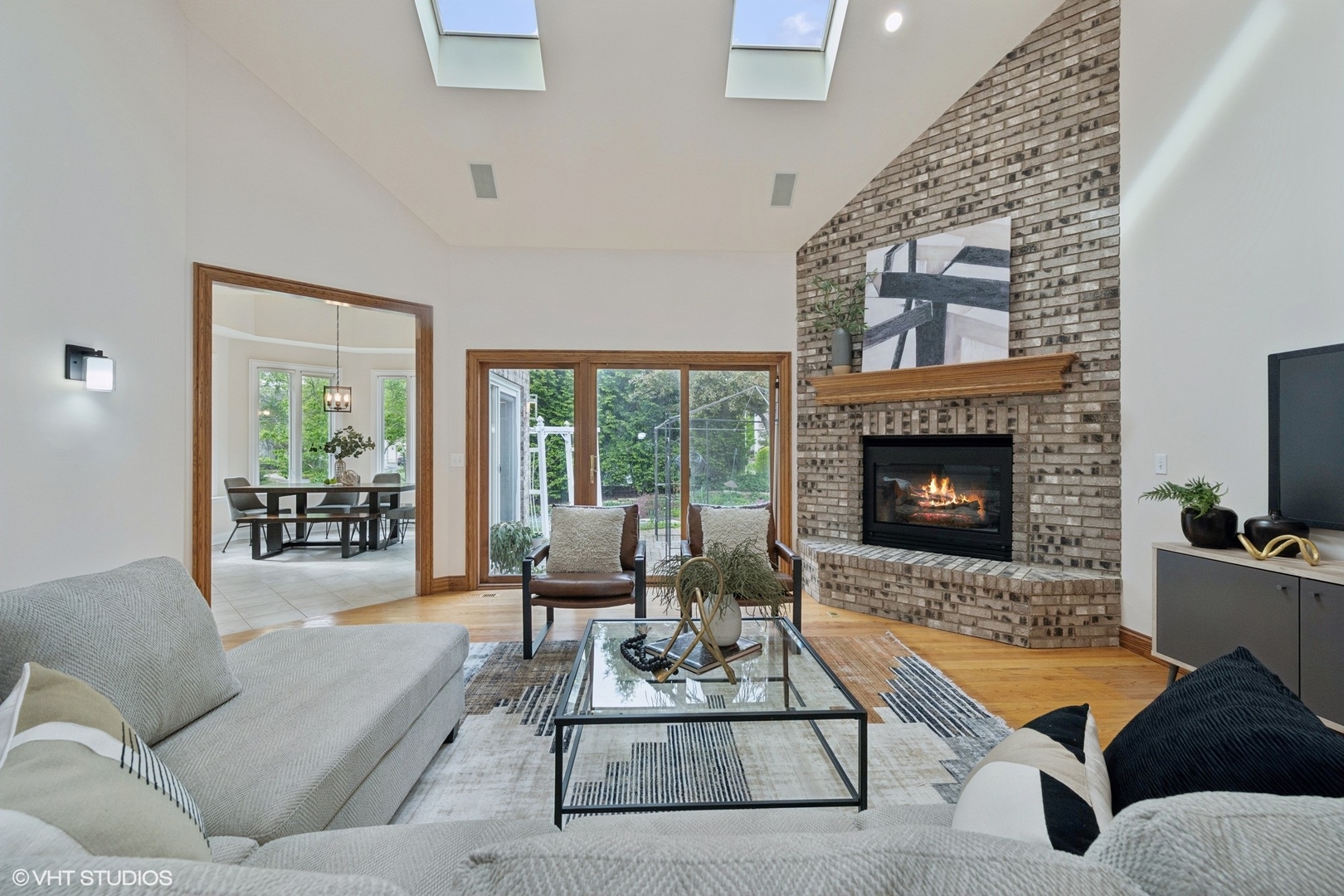 208 Carriage Hill Circle