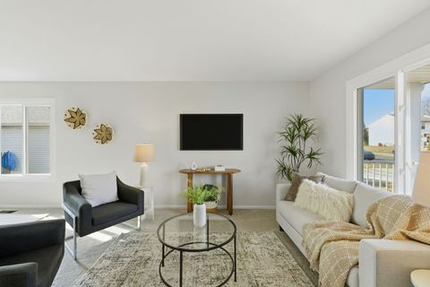 Tiny photo for 1328 Big Horn Trail, Carol Stream, IL 60188 (MLS # 12547804)