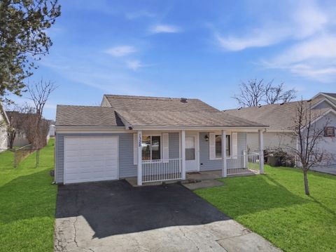 Photo of 1328 Big Horn Trail, Carol Stream, IL 60188 (MLS # 12547804)