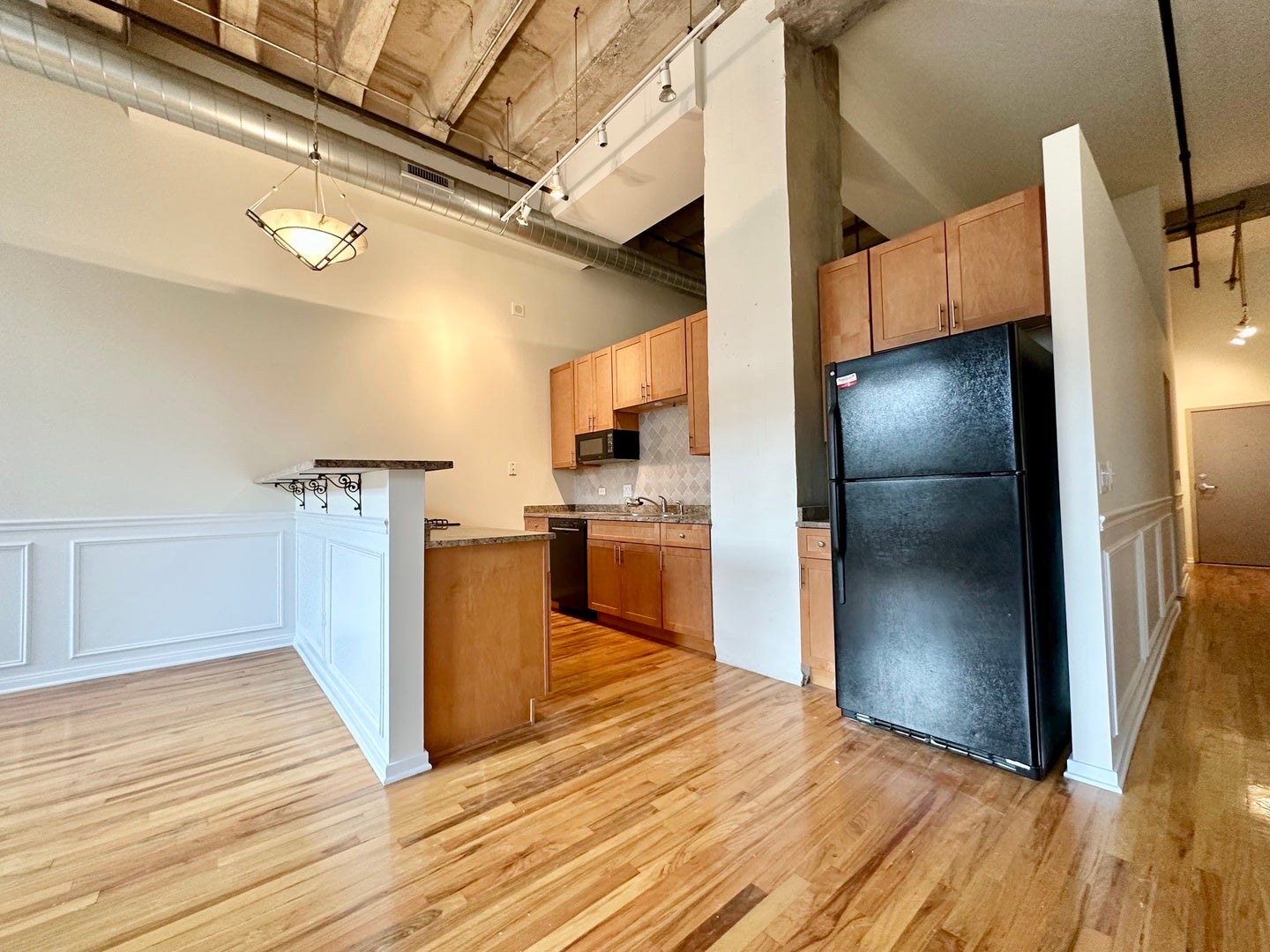 1645 W OGDEN Avenue 307