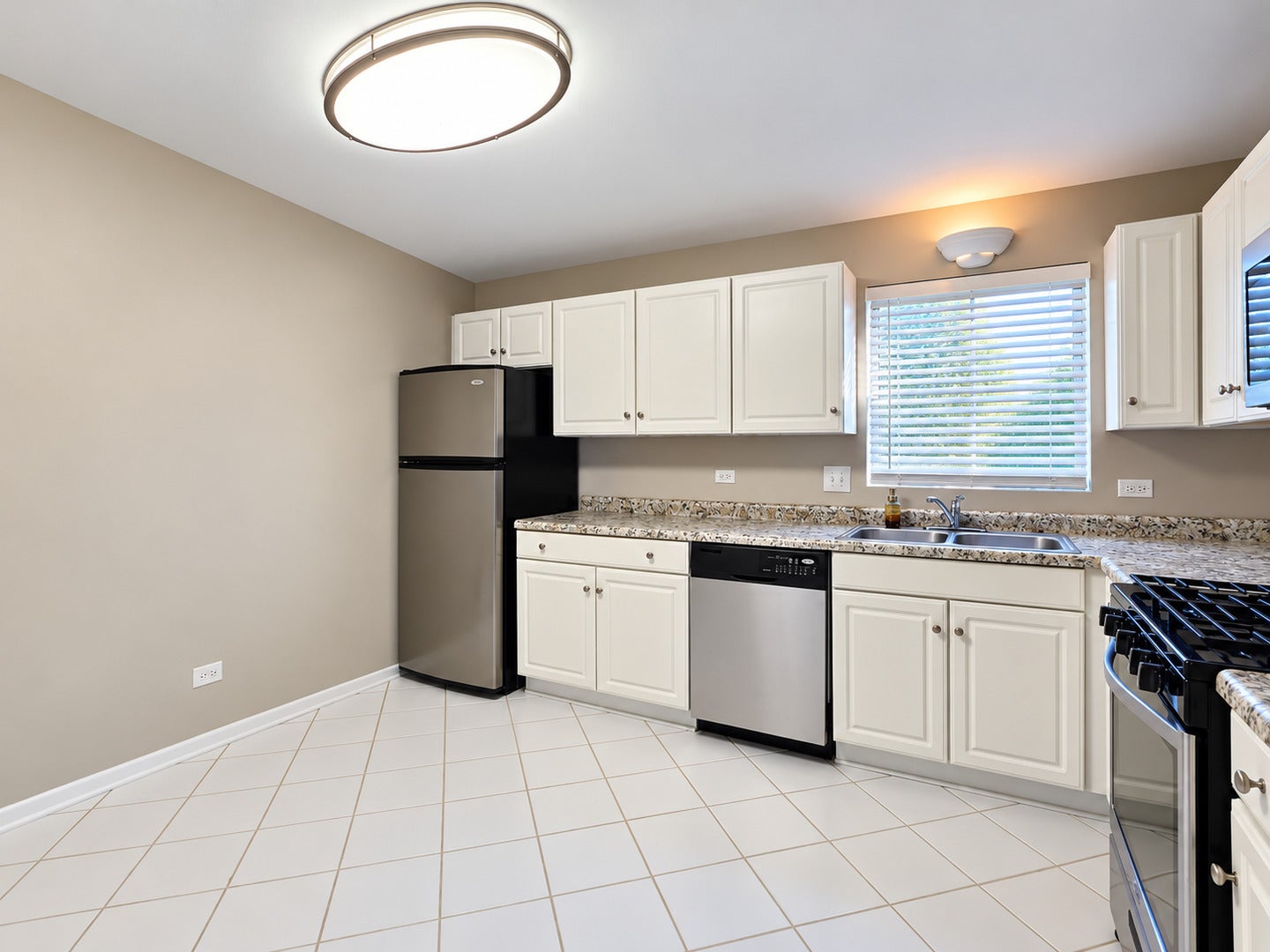 6000 Lake Bluff Drive 202