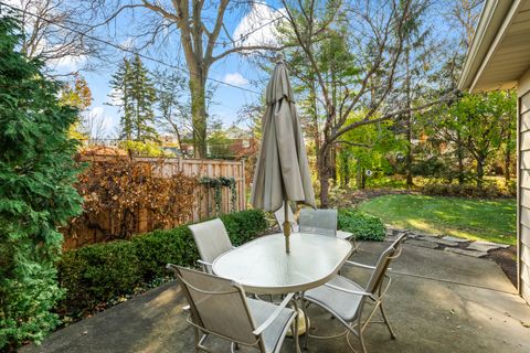 Tiny photo for 428 S Banbury Road, Arlington Heights, IL 60005 (MLS # 12518122)