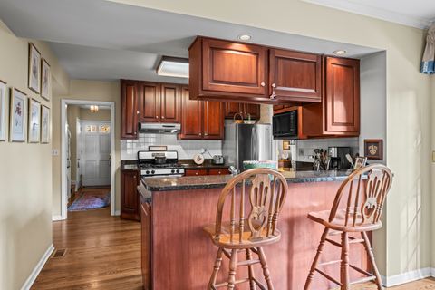 Tiny photo for 428 S Banbury Road, Arlington Heights, IL 60005 (MLS # 12518122)