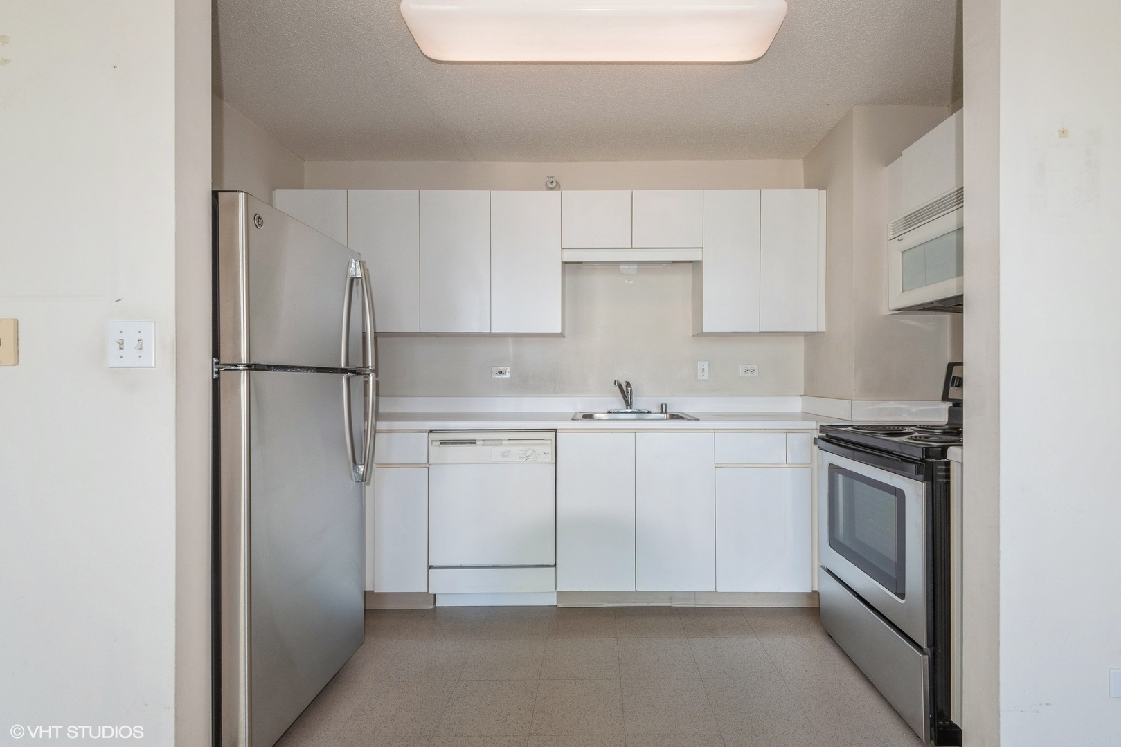 2 E Erie Street 2810