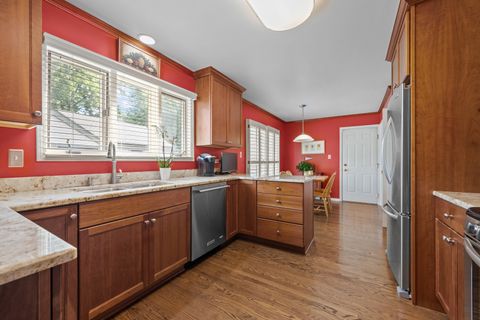 Tiny photo for 28 Warrington Drive, Lake Bluff, IL 60044 (MLS # 12457909)