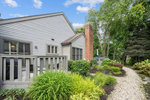 Tiny photo for 28 Warrington Drive, Lake Bluff, IL 60044 (MLS # 12457909)