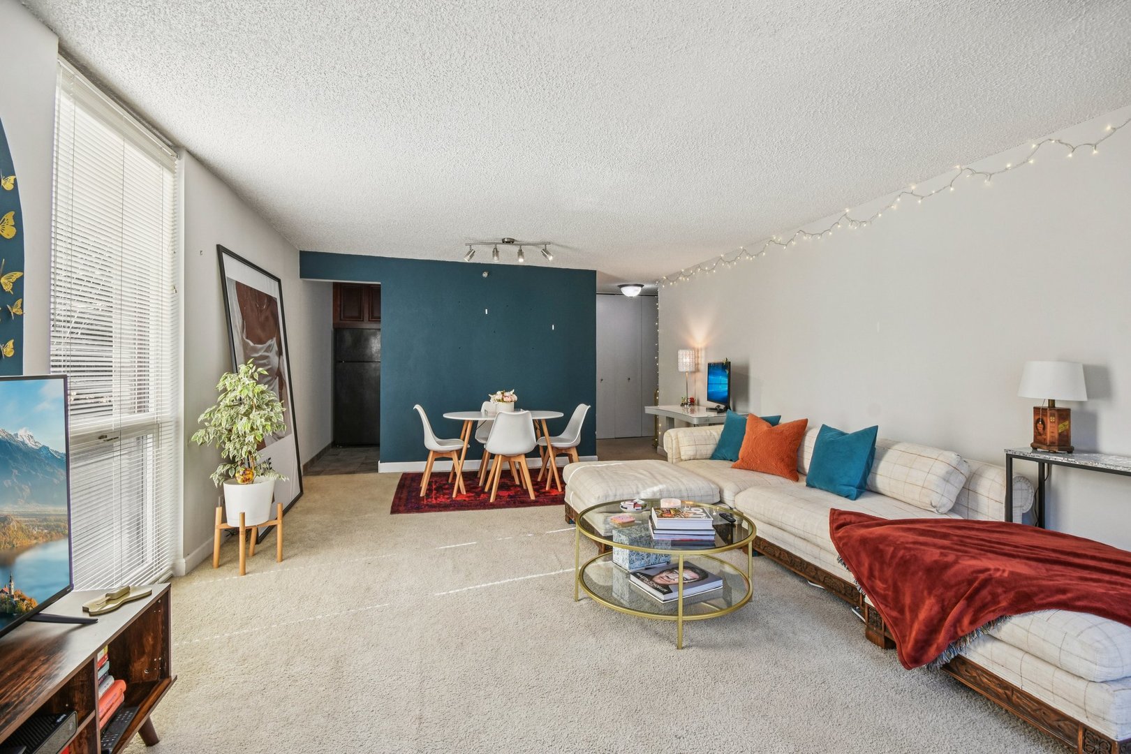 200 N Dearborn Street 1303