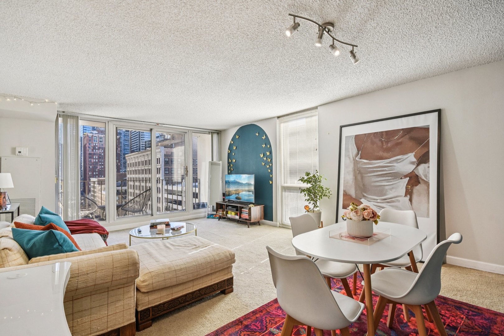 200 N Dearborn Street 1303