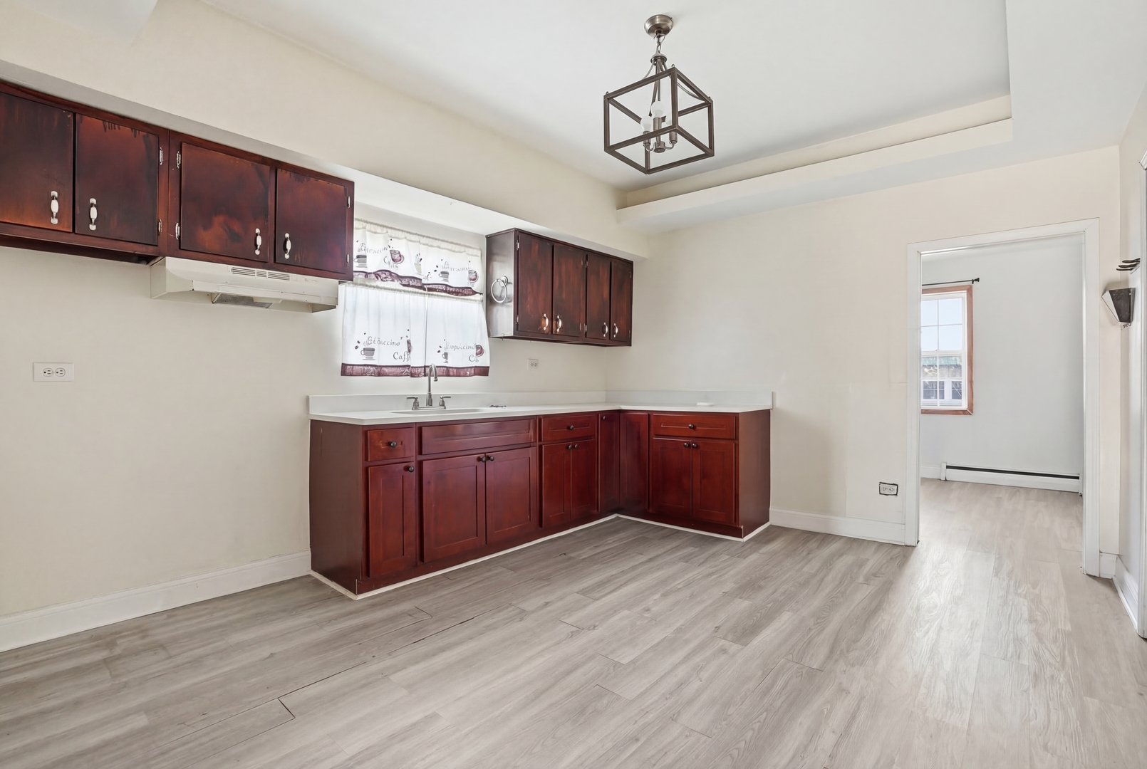 10046 S Commercial Avenue