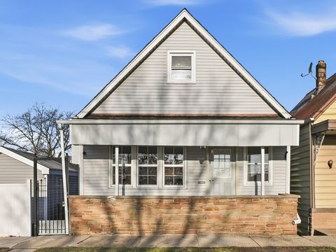 Photo of 10046 S Commercial Avenue, Chicago, IL 60617 (MLS # 12592813)