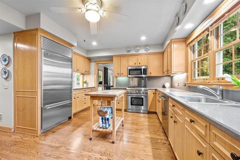 Tiny photo for 507 Kenilworth Avenue, Kenilworth, IL 60043 (MLS # 12466048)
