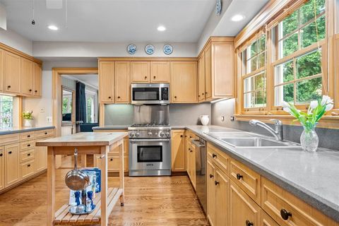 Tiny photo for 507 Kenilworth Avenue, Kenilworth, IL 60043 (MLS # 12466048)