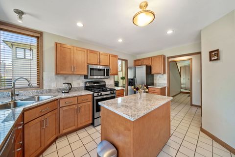 Tiny photo for 1254 Golf View Drive, Woodridge, IL 60517 (MLS # 12628433)