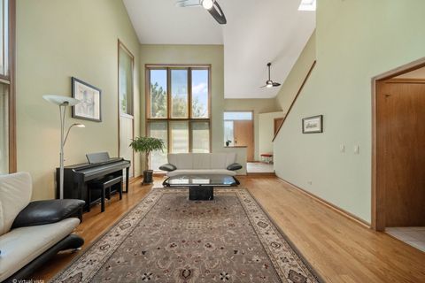Tiny photo for 1254 Golf View Drive, Woodridge, IL 60517 (MLS # 12628433)