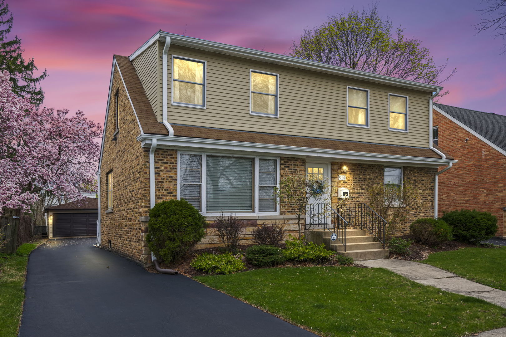 914 N Kennicott Avenue