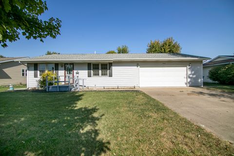 Photo of 704 E Ash Street, Watseka, IL 60970 (MLS # 12495027)