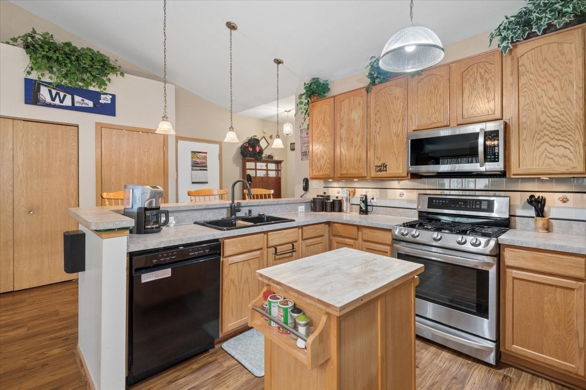 367 Larkspur Lane