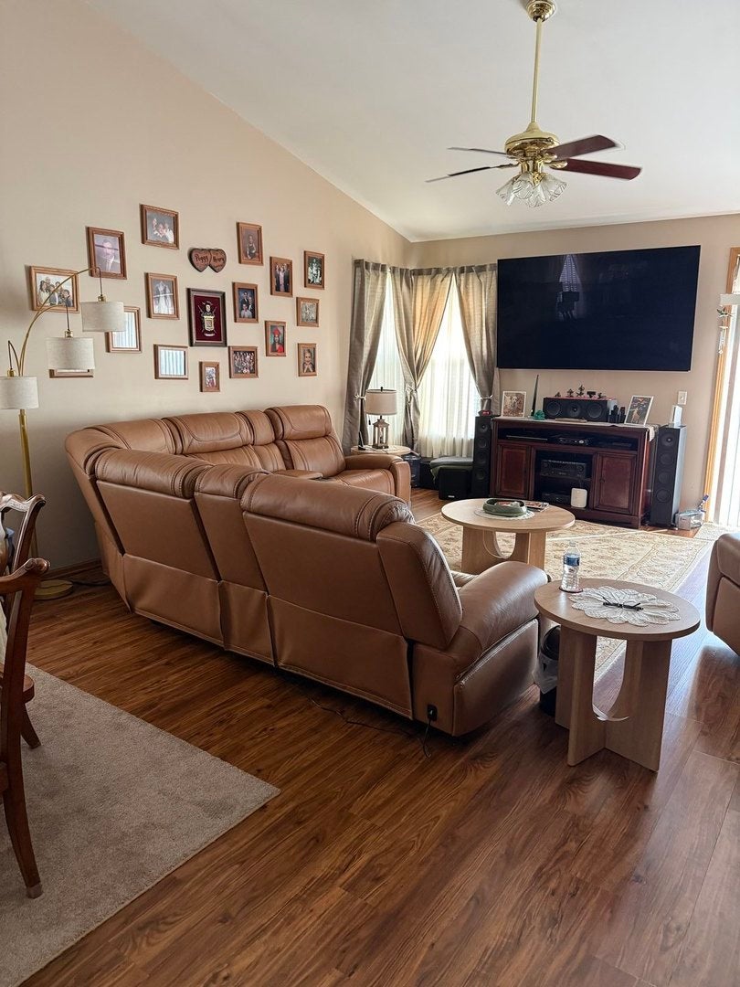 367 Larkspur Lane