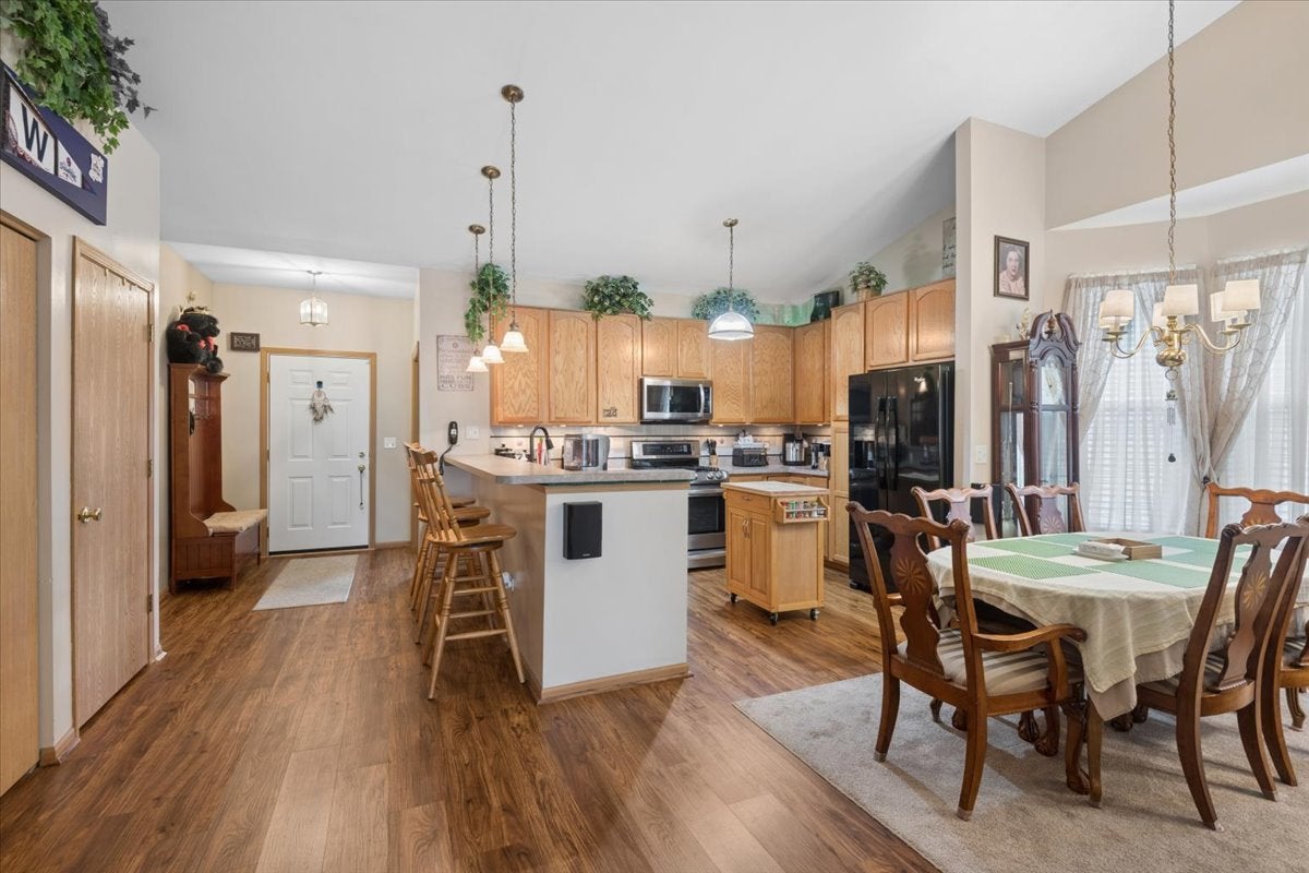 367 Larkspur Lane