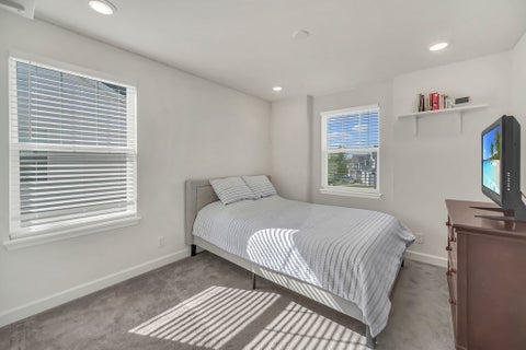 Tiny photo for 23 Commons Circle, Hawthorn Woods, IL 60047 (MLS # 12630256)