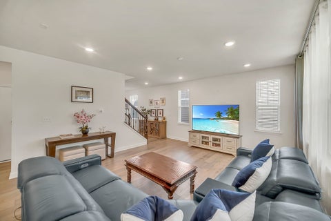 Tiny photo for 23 Commons Circle, Hawthorn Woods, IL 60047 (MLS # 12630256)
